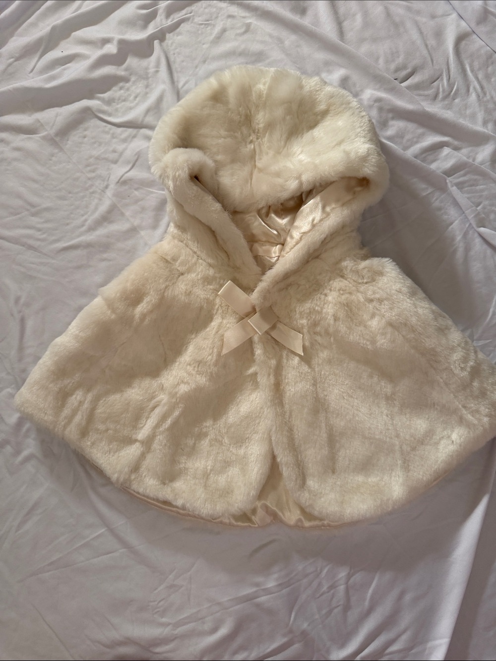 GAP Cream Faux-Fur Hooded Cape with Ribbon Closure